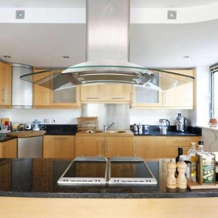 Peaceful Modern 2 Bedroom Flat With Water Views London Luaran gambar