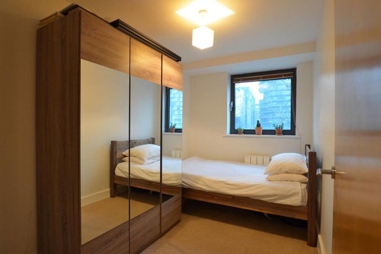 Peaceful Modern 2 Bedroom Flat With Water Views London Luaran gambar